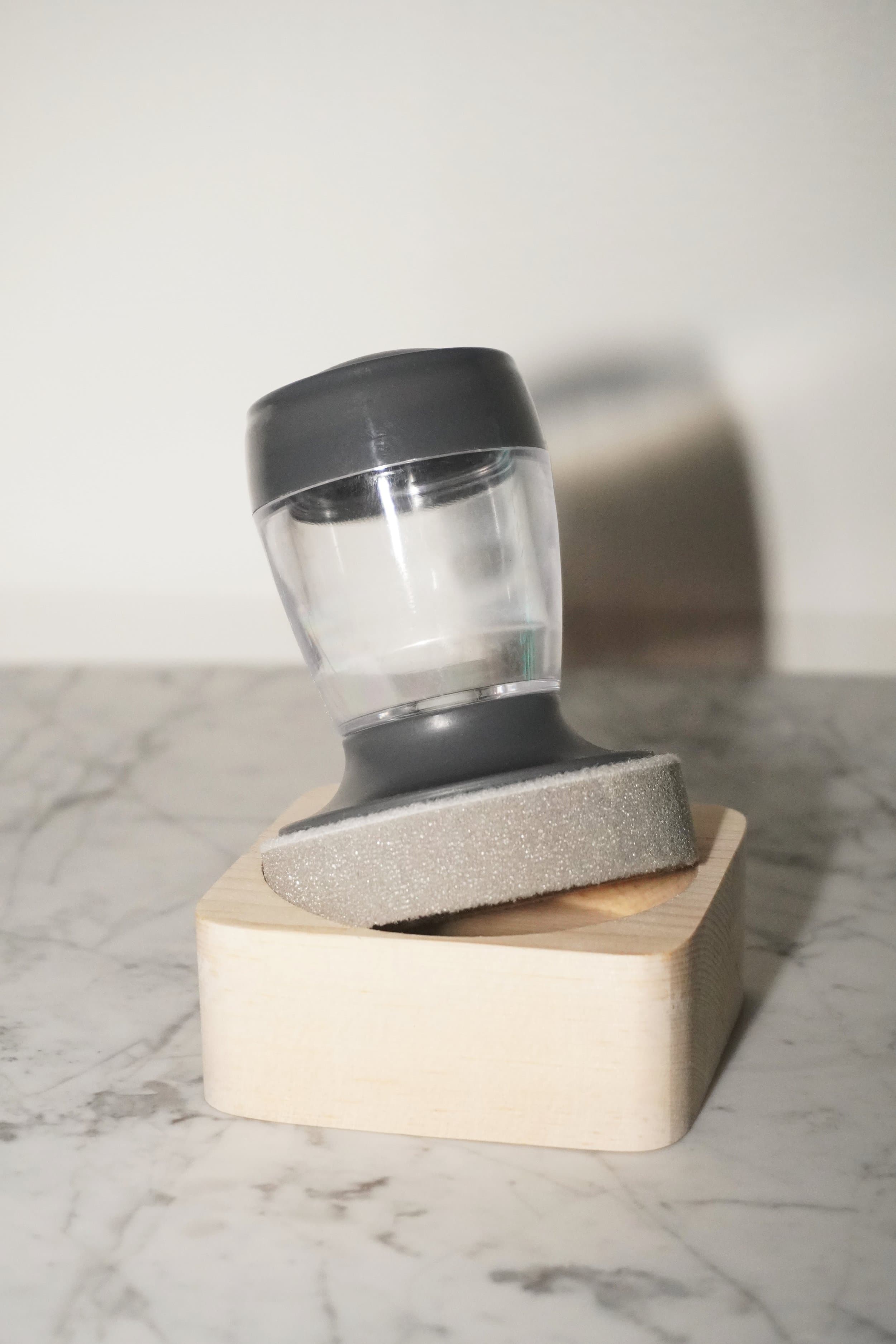 No-Mess Cutting Board Oiling Tool